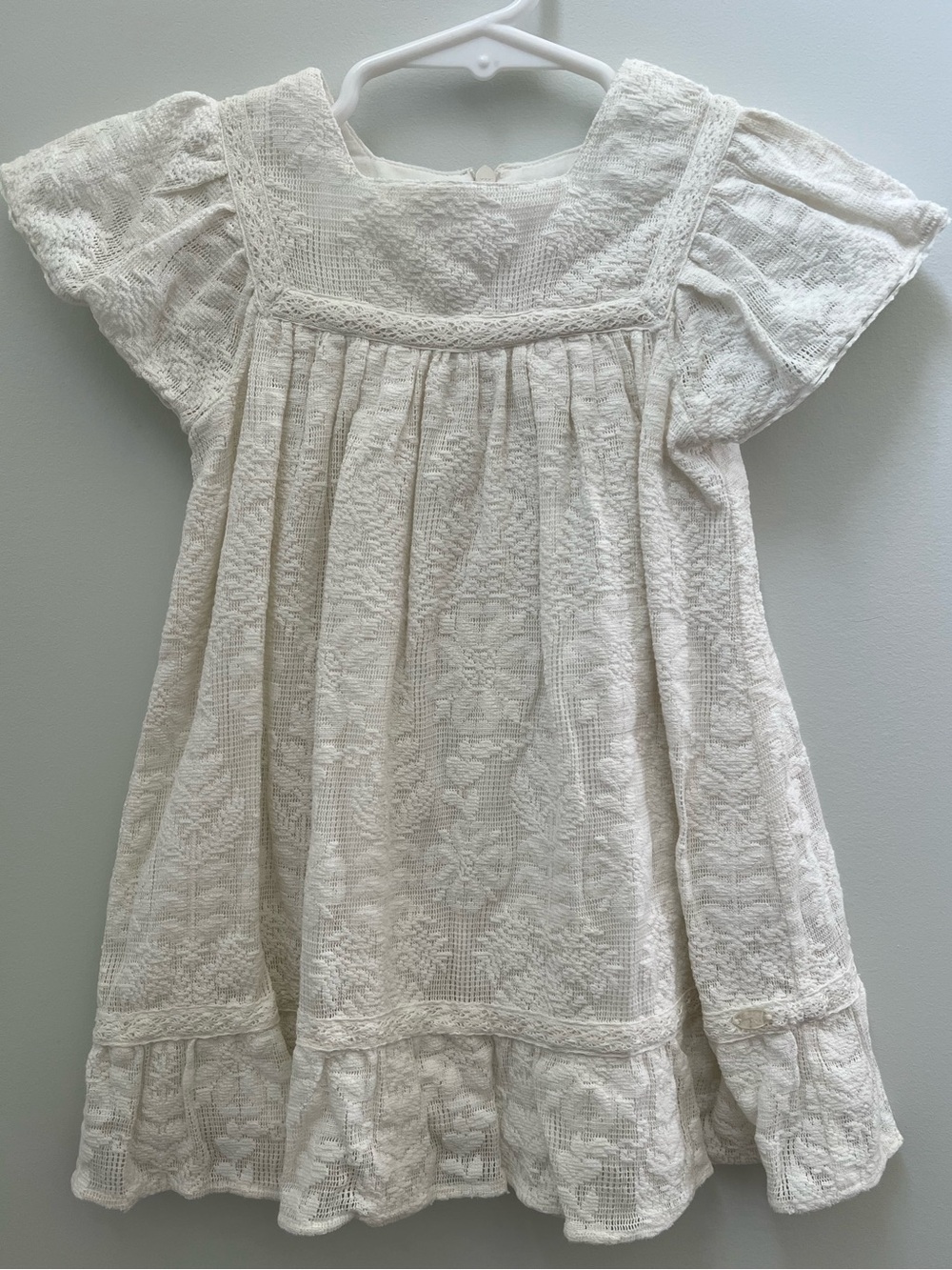 Tartine et Chocolat Cream Eyelet Flutter-Sleeve Dress Top